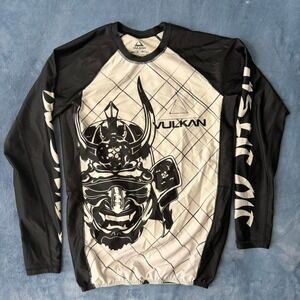 Vulkan black and white rash guard men size L